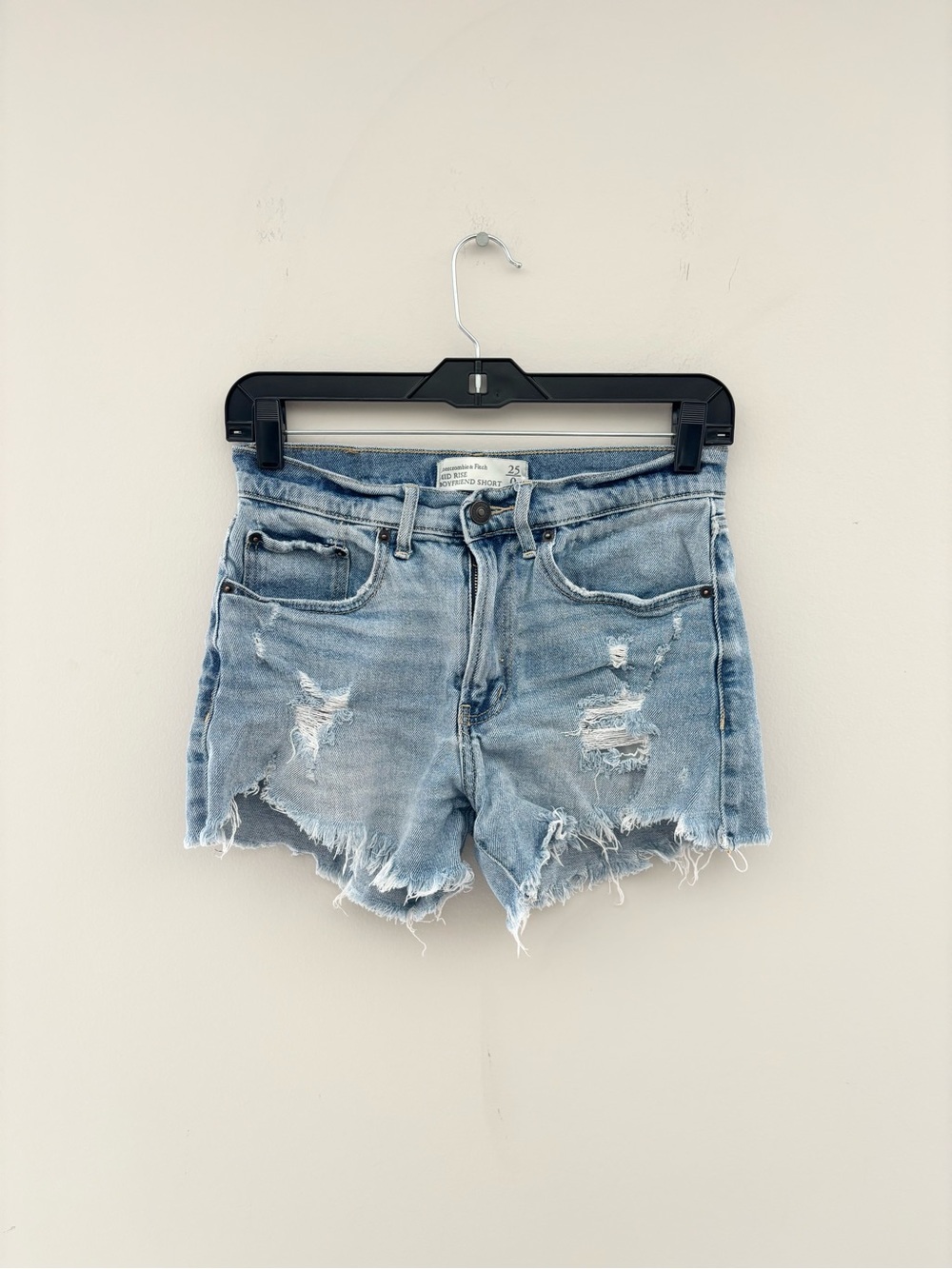 Abercrombie & Fitch Mid Rise Boyfriend Distressed Denim Shorts Size 25